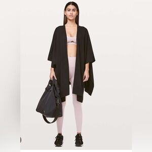 Lululemon Free to Coast wrap